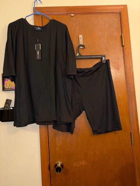 Fashion Nova Pants - Fashion Nova Black Crewneck Lounge Top